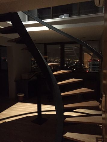 Stair way , not good for children , no apta para ninos