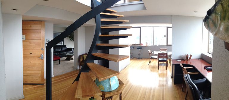 Entrance , stairway and dinning