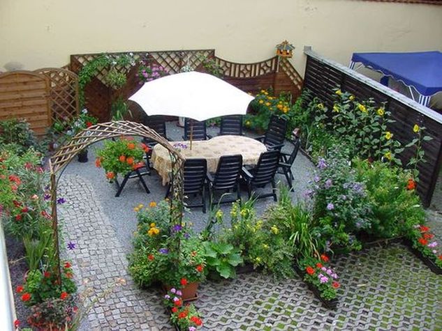 Garten mit Grillplatz