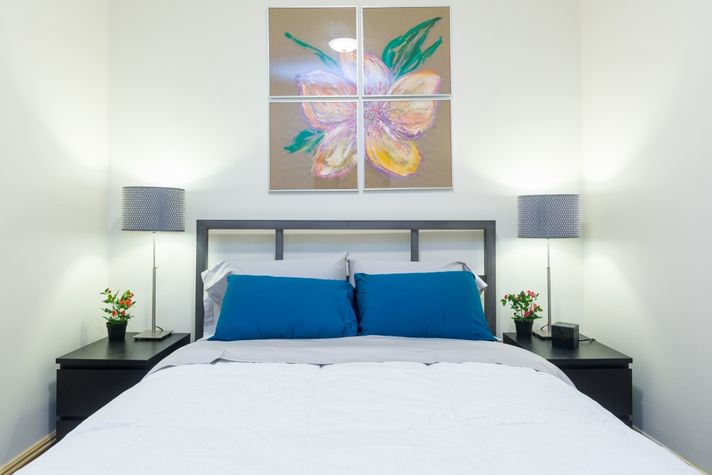 Second bedroom steel bed frame, 2 nightstands