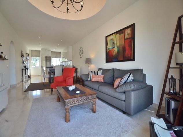 Livingroom and kitchen