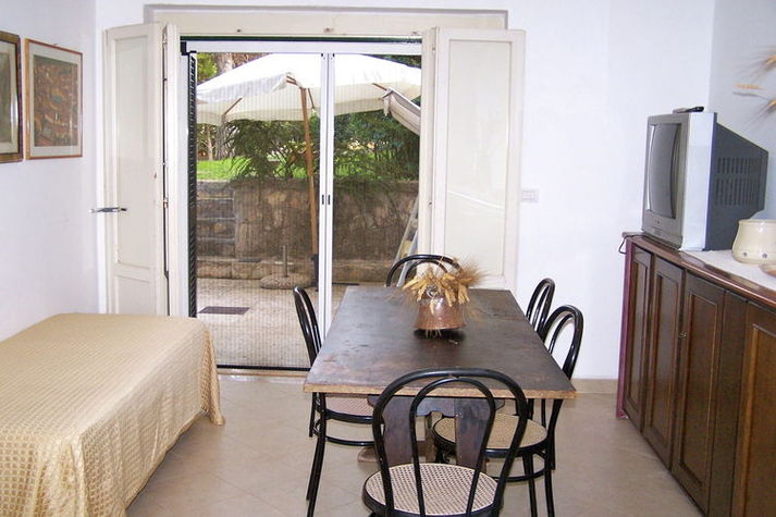 DiningRoom