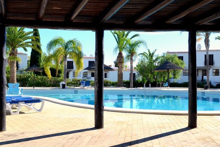 PoolOfHouse