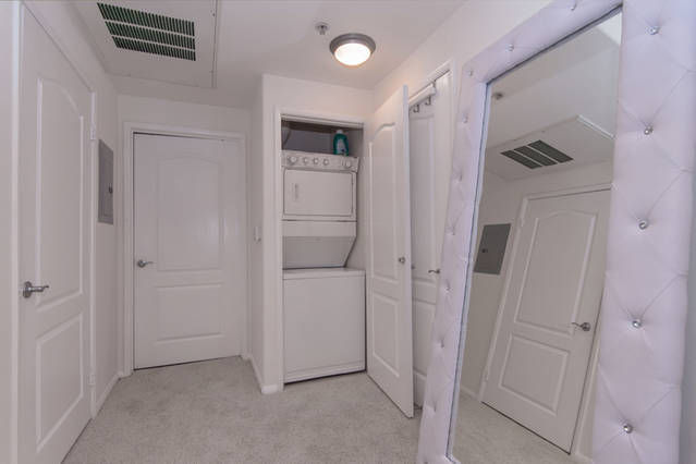In-unit laundry & Walk-in closet