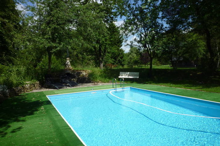 PoolOfHouse