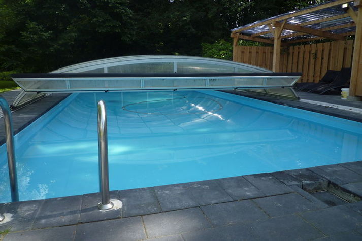 PoolOfHouse