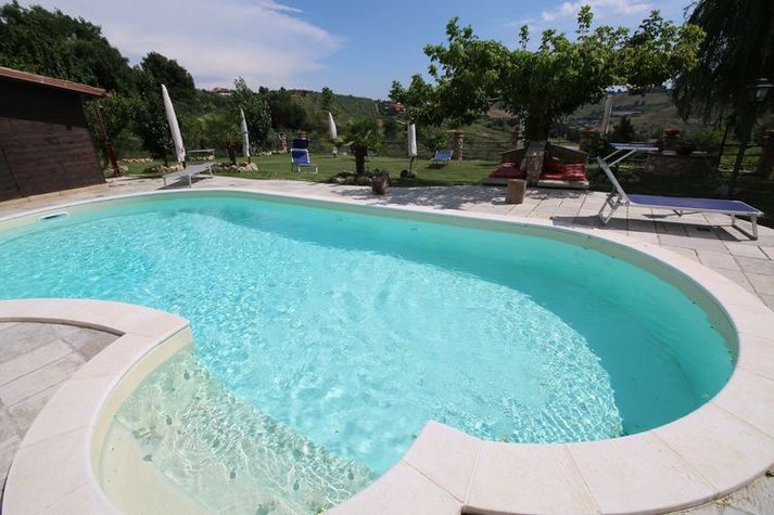 PoolOfHouse
