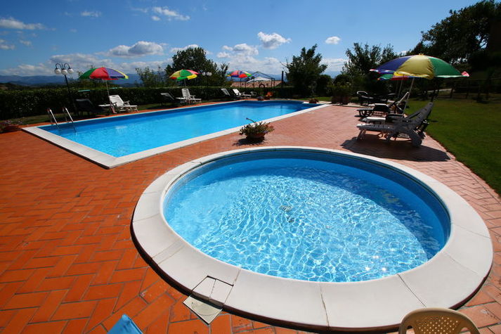 PoolOfHouse