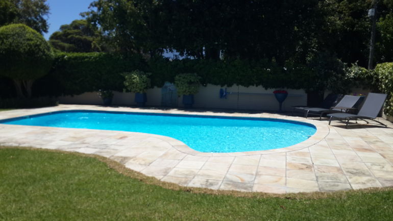 Villa Karibu - Bereich um den Swimming Pool