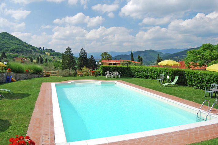 PoolOfHouse