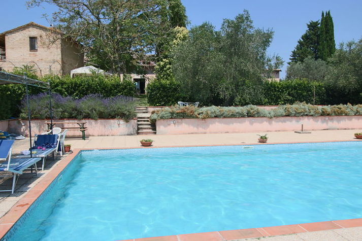PoolOfHouse