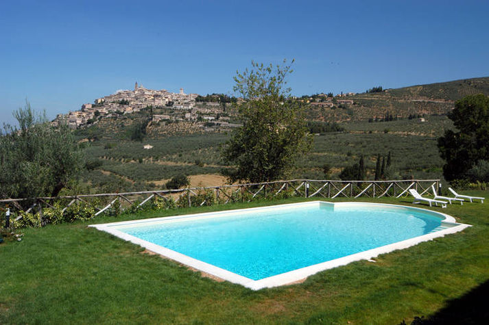 PoolOfHouse