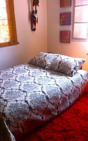 Queen sized bed in 2nd bedroom