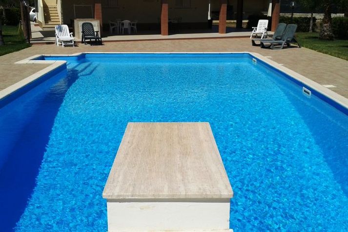 PoolOfHouse