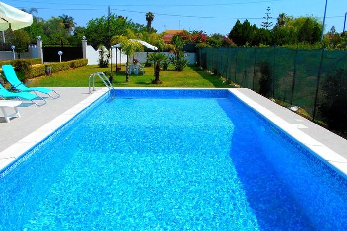 PoolOfHouse