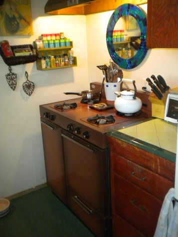 Kitchen, another angle