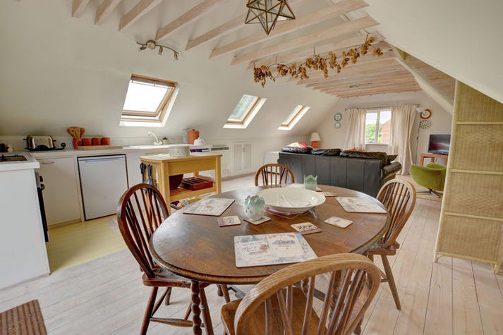 DiningRoom
