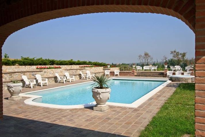 PoolOfHouse