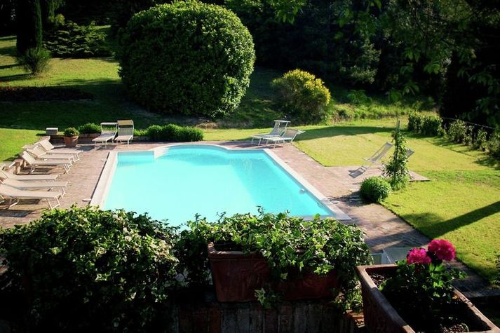 PoolOfHouse