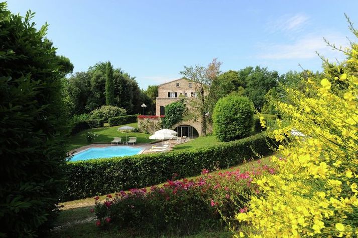 PoolOfHouse