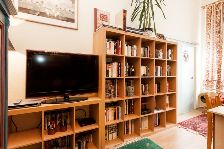 Living room entertainmernt & library