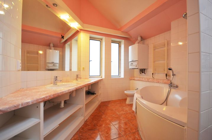 First bathroom - Family apartment - Old Town Square - Prague
