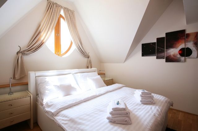 First bedroom - Apartment Attic Kozi - Old Town Square - Prague