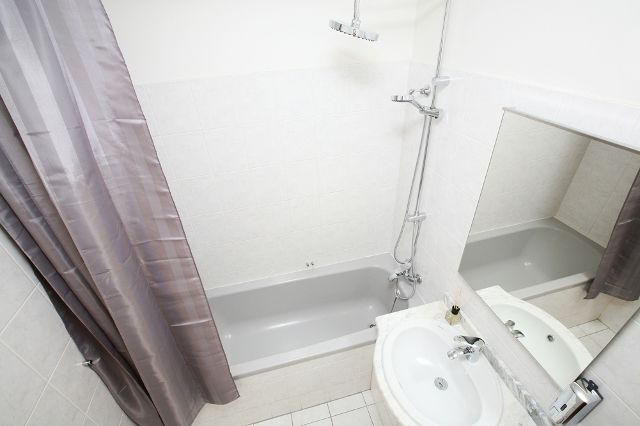 First bathroom - Apartment Attic Kozi - Old Town Square - Prague