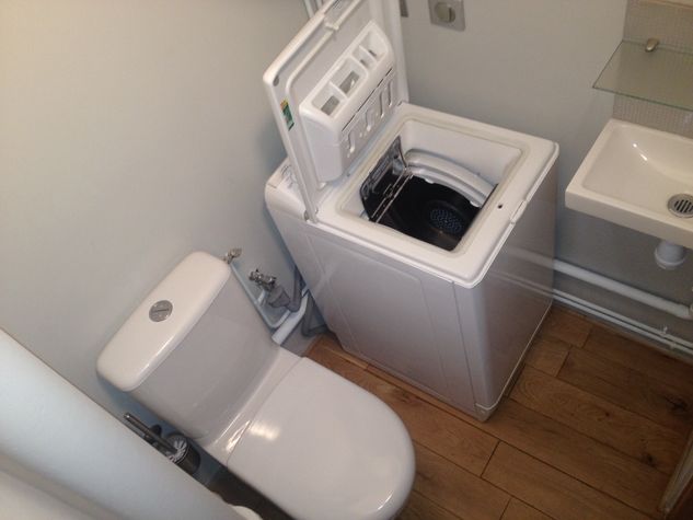 WC séparés avec Machine à Laver