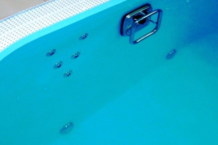 PoolOfHouse