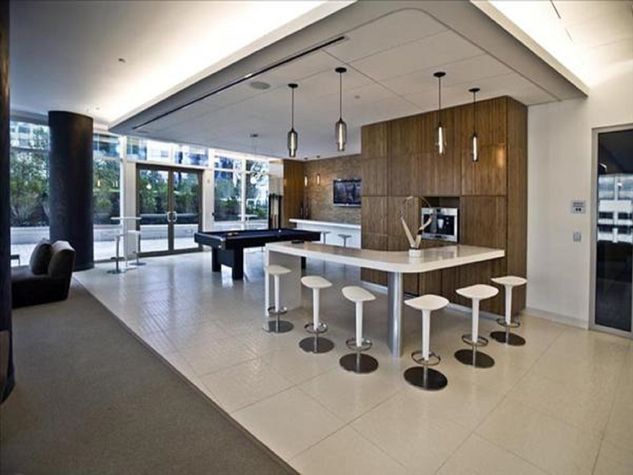 Bar & Lounge