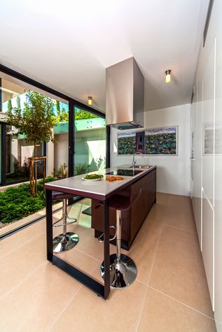 Kitchen
Kitchen