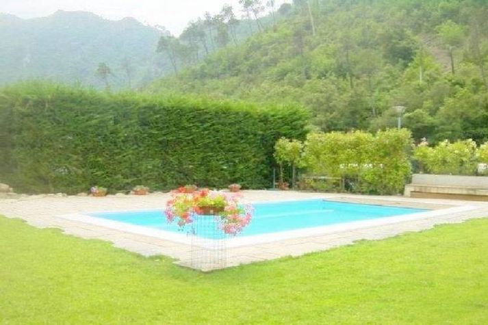 PoolOfHouse