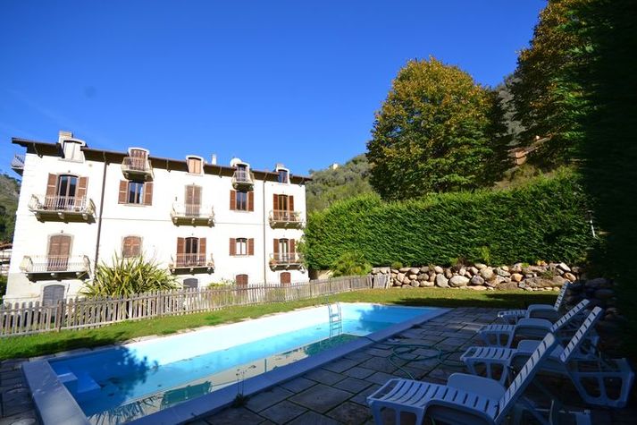 PoolOfHouse