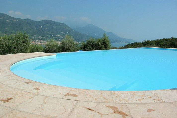 PoolOfHouse