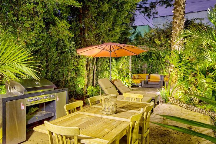 The West Hollywood Home | Luxury Villa by Owner
The West Hollywood Home | Luxury Villa by Owner