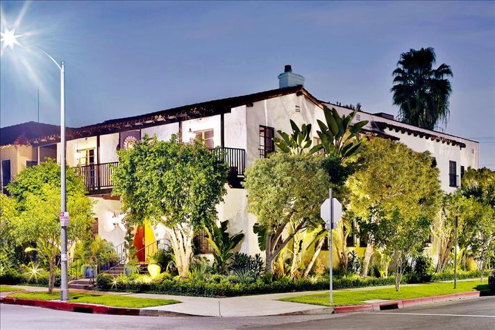 The West Hollywood Home | Luxury Villa by Owner
The West Hollywood Home | Luxury Villa by Owner