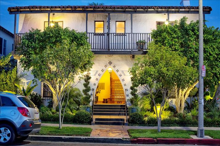 The West Hollywood Home | Luxury Villa by Owner
The West Hollywood Home | Luxury Villa by Owner