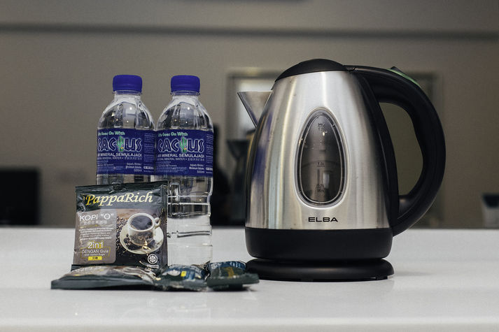 Complimentary drink & coffee/tea