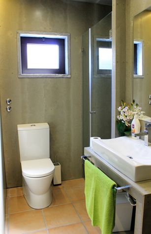 Bathroom ensuite ground floor