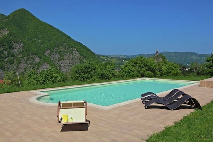 PoolOfHouse