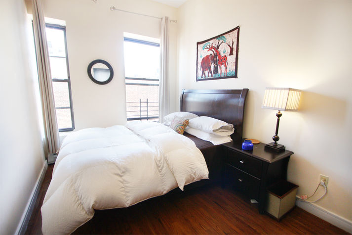 Bedroom 2 has 1 Queen Bed