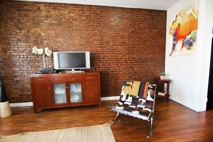 Living Room has Cable TV