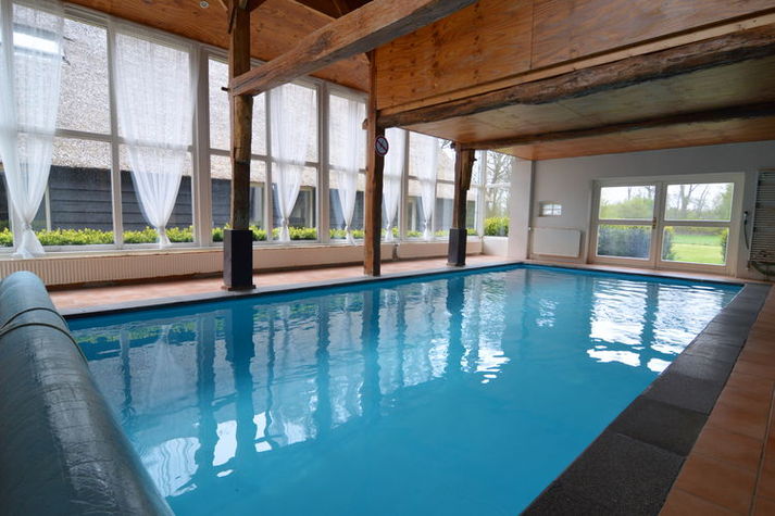 PoolOfHouse