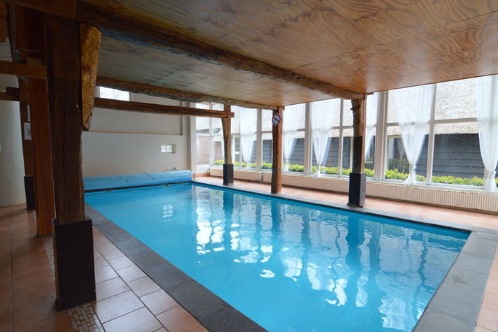 PoolOfHouse