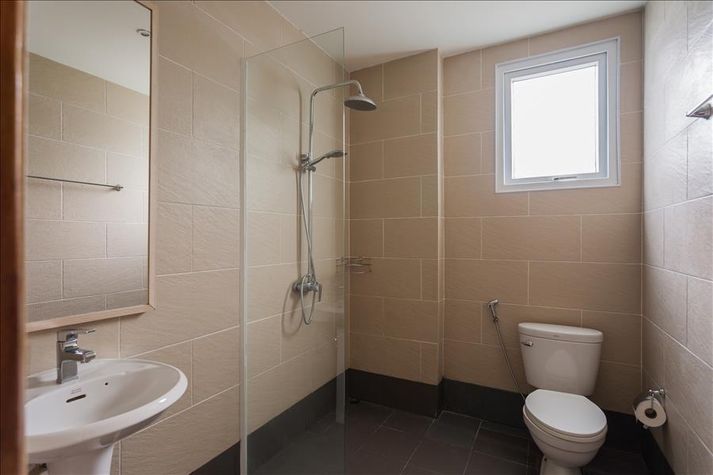 Bathroom with shower
Bathroom with shower