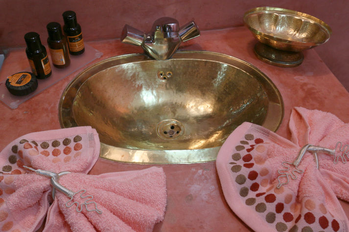 Produits d'accueil Argan Riad El Bellar
Produits d'accueil à l'huile d'Argan offert
Savon, gel douche, shampoing et lotion.