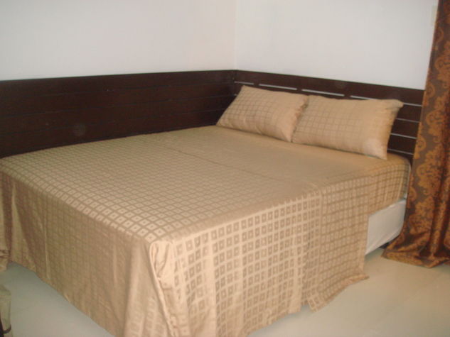 Queen Size Main Bed.