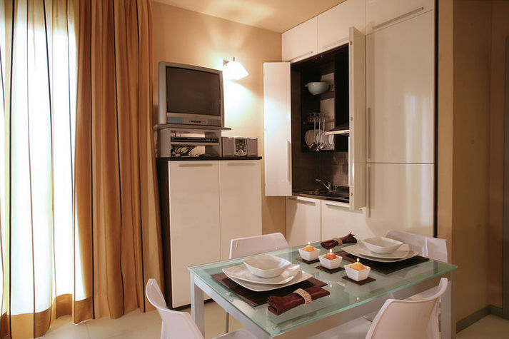 DiningRoom