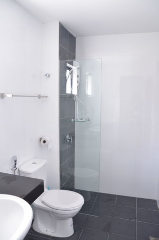 Toilet, next to Room 2 n 3